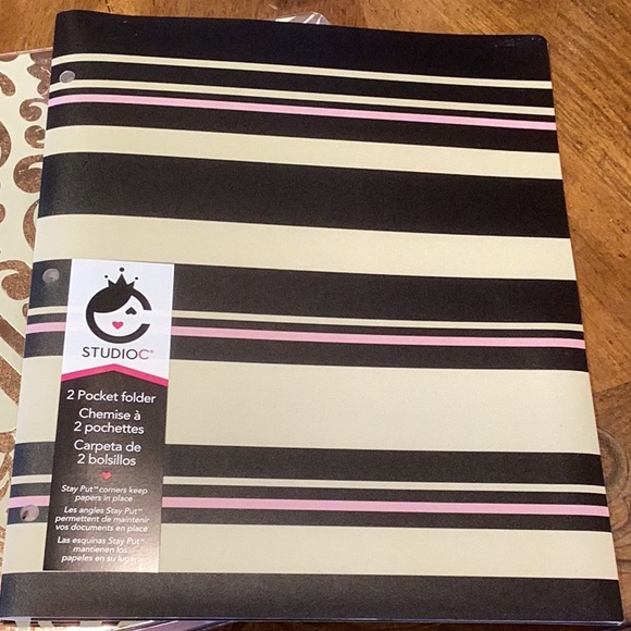 Set of one Studio C 1” binder and two 2-pocket printed poly folders. - Picture 4 of 9